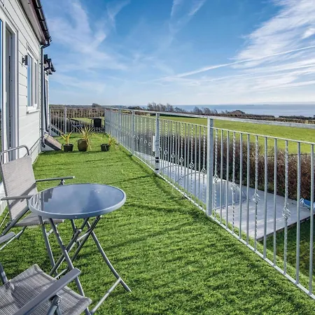The Penthouse - 1 Bedroom Apartment - Ocean Breeze Port-Eynon Exterior photo