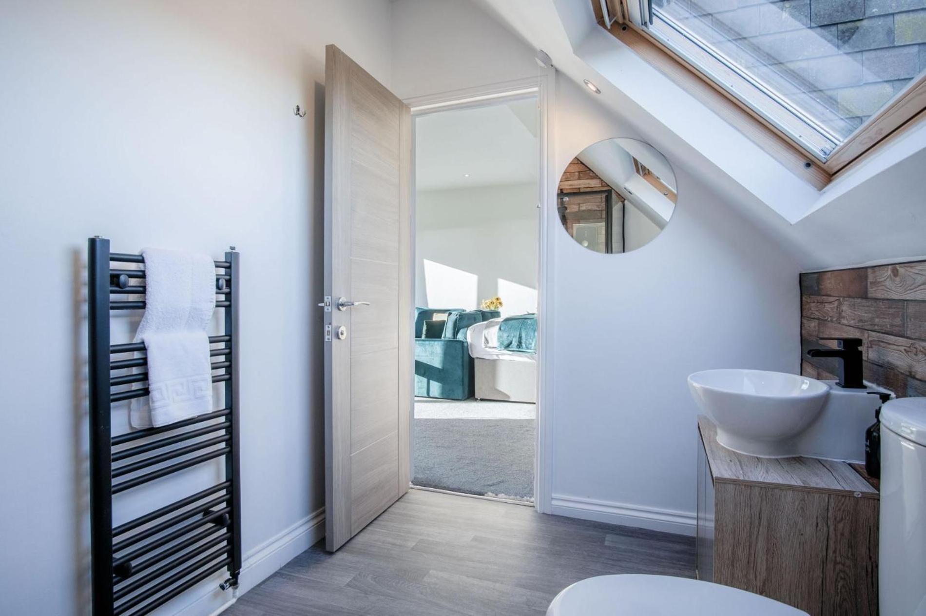 The Penthouse - 1 Bedroom - Ocean Breeze Port-Eynon