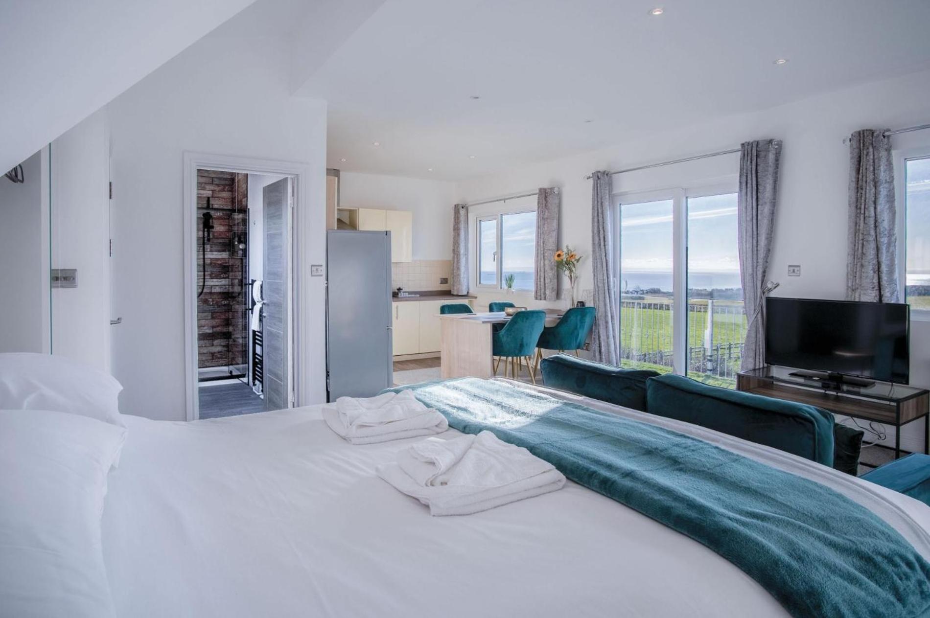 Apartment The Penthouse - 1 Bedroom - Ocean Breeze Port-Eynon
