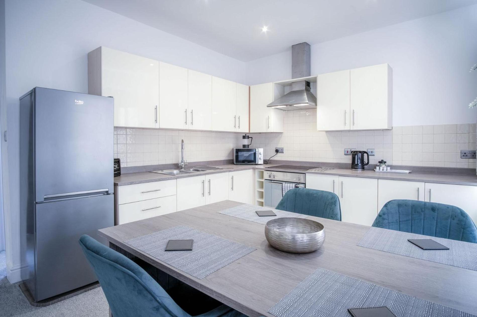 The Penthouse - 1 Bedroom - Ocean Breeze *
