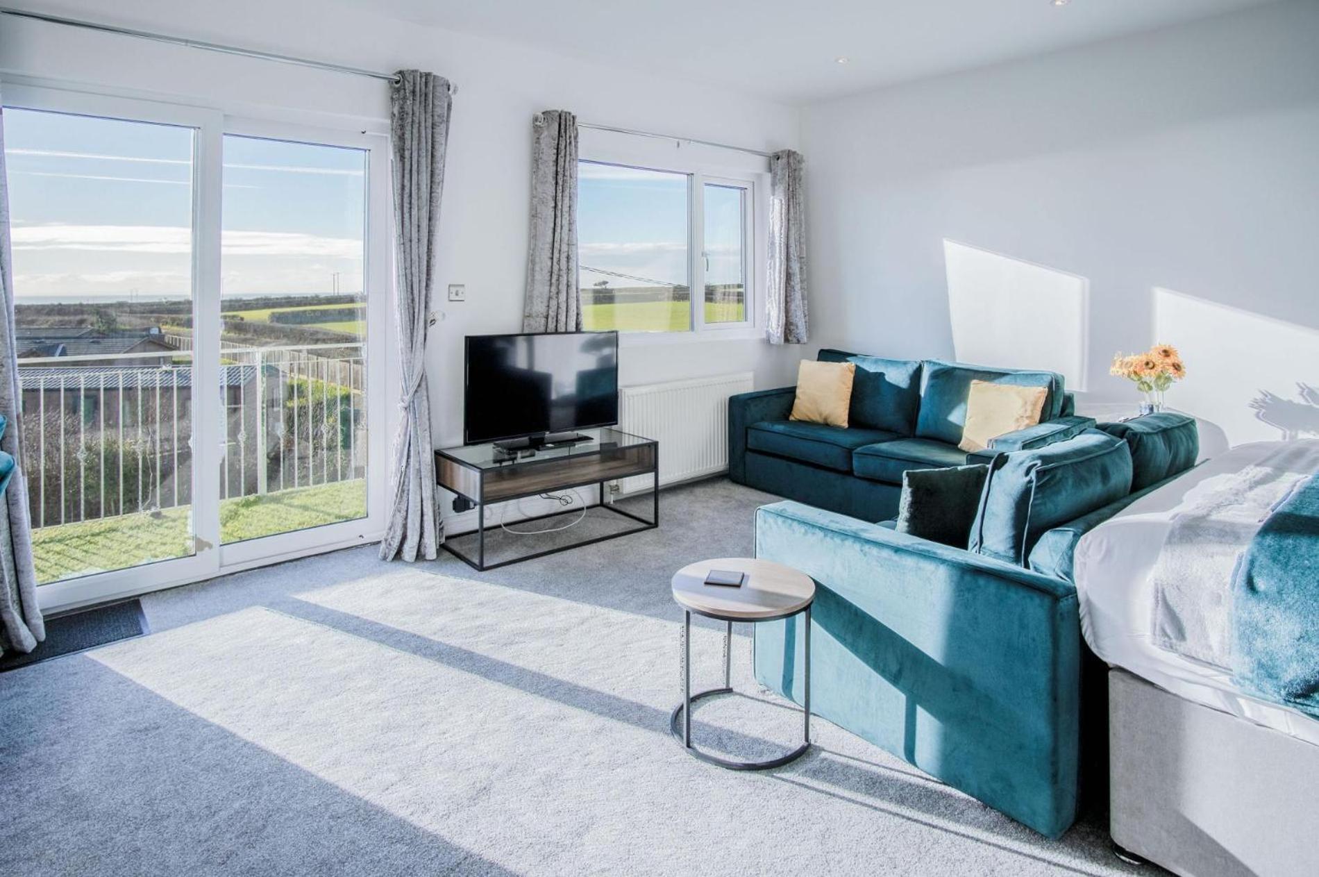 The Penthouse - 1 Bedroom - Ocean Breeze